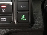★ECONスイッチ★ エコドライブを加速しよう!スイッチをONにすると、運転の仕方によるロスを抑え込み燃費をよくするようクルマが頑張ります(*^ー^*)燃費向上にチャレンジ♪