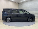 「中古車ハイブリッド保証」付き。ハイブリット機構を無償で保証します。保証期間は初度登録年月から10年目まで、または3年間の長い方。但し累計走行距離が20万km以内。