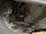 お車を安心してお乗りいただく為には、足回りの定期点検が欠かせません。サービスサポート(有償保証)では無料点検もご提供しており、安心のカーライフをお過ごしいただけるサポート体制が整っています。