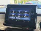インテリアに馴染む純正ナビがついております。Honda自慢のインターナビは渋滞情報だけでなく天気情報、災害情報、安否情報など多彩な情報をご提供するHonda独自の「通信型ナビ」となっております。