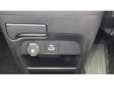 ホンダカーズだからできる徹底した整備を行った上で納車させていただきます。お客さまのカーライフに、「安心・信頼・満足」のサービスをお届けします。