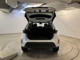 バックドアを上げた状態です。シートを倒せば荷室のスペースが広くなります!用途に合わせて快適な室内を!