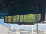 【デジタルインナーミラー】後席の大きな荷物や同乗者で後方が確認しづらい時でも安心!カメラが撮影した車両後方の映像をルームミラー内に表示。クリアな視界で状況の確認が可能です!