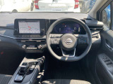 車の事分からなくても運転席に座ってみると何となく良い感じ!とかイマイチだな、とか感じます。だからこそ是非ご自身の目で手で体で実際に触れて頂きたいのです。