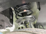 お車を安心してお乗りいただく為には、足回りの定期点検が欠かせません。サービスサポート(有償保証)では無料点検もご提供しており、安心のカーライフをお過ごしいただけるサポート体制が整っています。