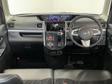【インパネ】運転のしやすさを最優先に設計された見晴らしの良いフロントビュー。車両間隔が掴みやすく狭い道でも安心♪「安全」と「品質」を最優先に、安心してお乗りいただけるクルマを提供いたします。