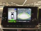 【アラウンドビューモニター】専用のカメラにより、上から見下ろしたような視点で360度クルマの周囲を確認することができます☆死角部分も確認しやすく、狭い場所での切り返しや駐車もスムーズに行えます。