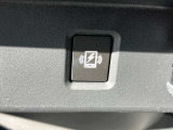 USBソケットはAとCを装備、置くだけ充電トレイもあります
