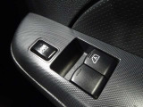 ビジネスカーでも快適装備は外せません。運転席&助手席はパワーウインドウです。(挟み込み防止機能付き)。