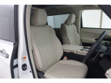 レクサスオーナーズデスク。2年間無料でお使いいただけます。ナビの目的地設定から駐車場案内など、専任コミュニケーターが24時間365日サポートいたします。