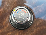 【シートヒーター&ベンチレーション】夏場は涼しい風でお尻や背中の熱やムレを防ぎ、冬はエアコンよりも早く温まってポカポカに!季節を問わず快適に過ごせます。
