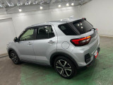 車種は決めていないけど色はシルバーと決めている、というお客様もおられるほど固定ファンの多いシルバーボディ。なにせ手入れが楽です(^^♪