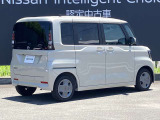 後部座席はプライバシーガラスとなっています。座っている人や置いてある荷物が見えにくくなっているのでプライバシーの確保が出来ます。ぜひ見て確認してみて下さい