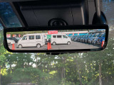 【デジタルインナーミラー】後席の大きな荷物や同乗者で後方が確認しづらい時でも安心!カメラが撮影した車両後方の映像をルームミラー内に表示。クリアな視界で状況の確認が可能です!