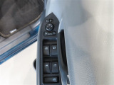 ドアミラーは電動格納式です。