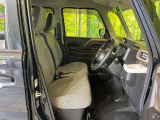 運転席シート廻りは使用感も少なく、良好な状態となっています。丁寧に使われていたことがよくわかりますね。