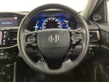 ハンドルにHondaセンシング系のクルーズコントロールやレーンキープアシストなどのスイッチと、オーディオの操作スイッチが装備されています。ハンドルから手を離さず安全に操作できます。