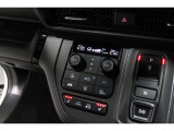 運転席と助手席の温度設定の変更が可能な左右独立タイプのデュアルエアコンです♪♪♪暑がりな人・寒がりな人も誰もが車内を快適にお過ごしいただけます♪♪♪