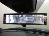 スマートルームミラー付きで後部座席に乗車してても後方がしっかり見れます