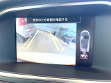 【パークアシスト・カメラ】駐車時に後方がリアルタイム映像で確認できます。大型商業施設や立体駐車場での駐車時や、夜間のバック時に大活躍!運転スキルに関わらず、今や必須となった装備のひとつです!