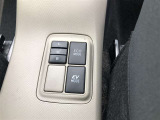 【シートヒーター】装備。運転席と助手席の座面と背もたれを素早く温めるシートヒーターを搭載。身体を直接温めることができます。