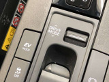 ドライブモードは走りの穏やかな順から「エコ」「ノーマル」「スポーツ」等が選べます。車種によりアクセルレスポンスやステアリングの重さ、エアコンの利き具合等が違います。