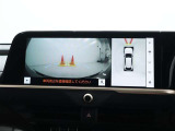 パノラミックビューモニター装備!トップビュー&フロントビュー・車両に取り付けたフロント、サイド、バックカメラの映像を合成して画面上に表示させることで、低速時の運転を補助する装置です。