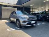 【フロントグリル】7っスロットルグリルはJeep伝統の証です。SUVのいいこだわり続けているJeep車へお乗り頂いてみてみてはいかがですか?