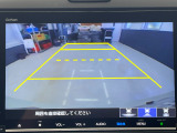 車庫入れ時に安心のバックカメラがついています。