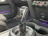 ●MTモード付きAT:通常は自動でおこなわれる変速(ギアチェンジ)をドライバーの操作によって意図的に変えられるシステムです。より一層普段のドライブをお楽しみいただけます!