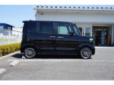 いつもドライバーを見守ってくれる目に見えないパートナー ホンダセンシング。常に「単眼カメラ」と「ミリ波レーダー」で周囲の状況を認識しドライバーをサポート。運転がもっと安心にもっと快適になります。