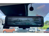 インテリジェント ルームミラーです。車両後方のカメラ映像をミラー面に映し出します。