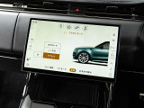 あらゆる路面に対応するテレインレスポンス!ランドローバーの高い技術でオンロードからオフロードまで道を選ばず走行可能。電子制御エアサスペンションはスムーズな車高調整により快適な乗り降りをサポートします。