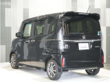 全車整備代金を車両本体価格に含んでおります。法定点検整備または定期点検を実施し、点検記録簿を発行致します。