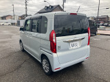 当店は仕上げ業者と提携して、車両の仕上げを行っております。磨き、ルームクリーニング、ヘッドライト磨き、を一貫して行っております。