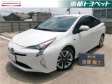 ホワイトパールのプリウス入荷しました。 街中でプリウスをよく見掛けられると思います。選ばれる理由は、やっぱり燃費!!家計に優しいプリウスをぜひお店でご覧くださいませ♪