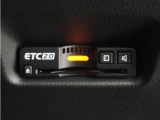 ◆ETC2.0装着◆進化したドライブ体験。料金収受システムだけだったETCが生まれ変わって、高速道路を賢く使うETC2.0に進化しました。多彩な情報サービスが便利で快適なドライブ体験を提供します。
