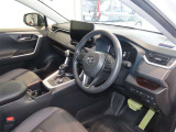 見通しのよいすっきりとした視界で、誰でも運転しやすいです。運転のしやすさは疲れにくさにも繋がりますよ♪