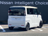 コンパクトなボディには日産の技術を濃縮し、広い室内空間を確保しており、荷物も沢山積めます。