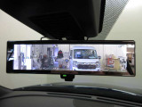 スマートルームミラー付きで後部座席に乗車してても後方がしっかり見れます