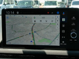 GoogleマップやGoogleアシスタント、GooglePlayを車内で利用可能。音声操作でナビや音楽、通話などを快適に操作でき、大画面で見やすさも向上。毎日のドライブをより便利にサポートします。