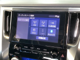ナビ機能だけでなく、フルセグ、Bluetoothなどのオーディオ機能がついています!