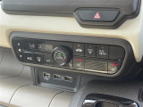 【オートエアコン】車内温度を感知して自動で温度調整をしてくれるのでいつでも快適な車内空間を創り上げます。