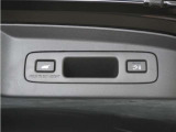 ◆予約クローズ機能付きパワーテールゲート◆キーや運転席のボタン、ハンズフリー機能など多彩なアクセスで自動開閉できます。