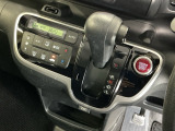 発進時から滑らかに加速する無段階変速のCVTはストップ&ゴーの多い街の中も快適です