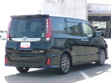 明るく広々、落ち着いた店内では、中古車のご検討・ご購入のほか、携帯電話(au)の購入等、様々なご相談に幅広く応えていきます♪