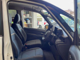運転席シート廻りは使用感も少なく、良好な状態となっています。丁寧に使われていたことがよくわかりますね。