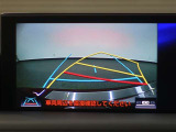 バックモニターで、後方を確認しながら安心して駐車することができます。運転初心者も熟練者も必須の機能ですよ!