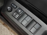 電動格納式ドアミラー・パワーウインドウを装備しています。