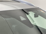 【衝突被害軽減ブレーキシステム(FCM)】フロントカメラとミリ波レーダーにより前方車両や歩行者を検知。衝突の危険があるときは、警報で注意を促しブレーキを制御して衝突回避または衝突被害の軽減をアシスト。